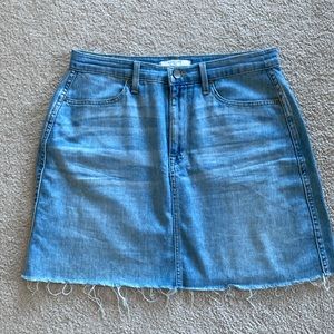 Fidelity Katie alone denim skirt. Size 31” waist in excellent condition